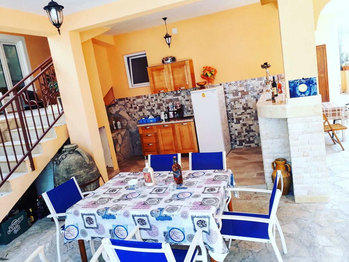 Апартаменты Apartments Vitic Сутоморе-20