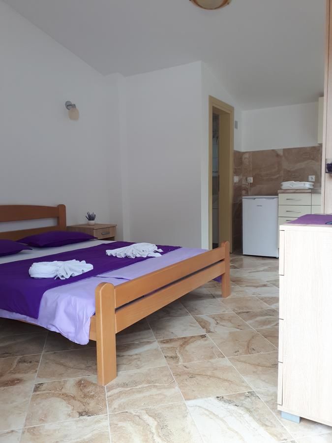 Апартаменты Apartments Vitic Сутоморе