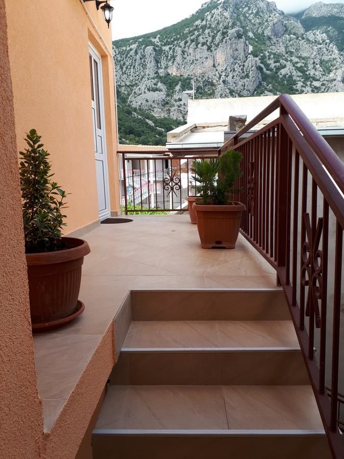 Апартаменты Apartments Vitic Сутоморе